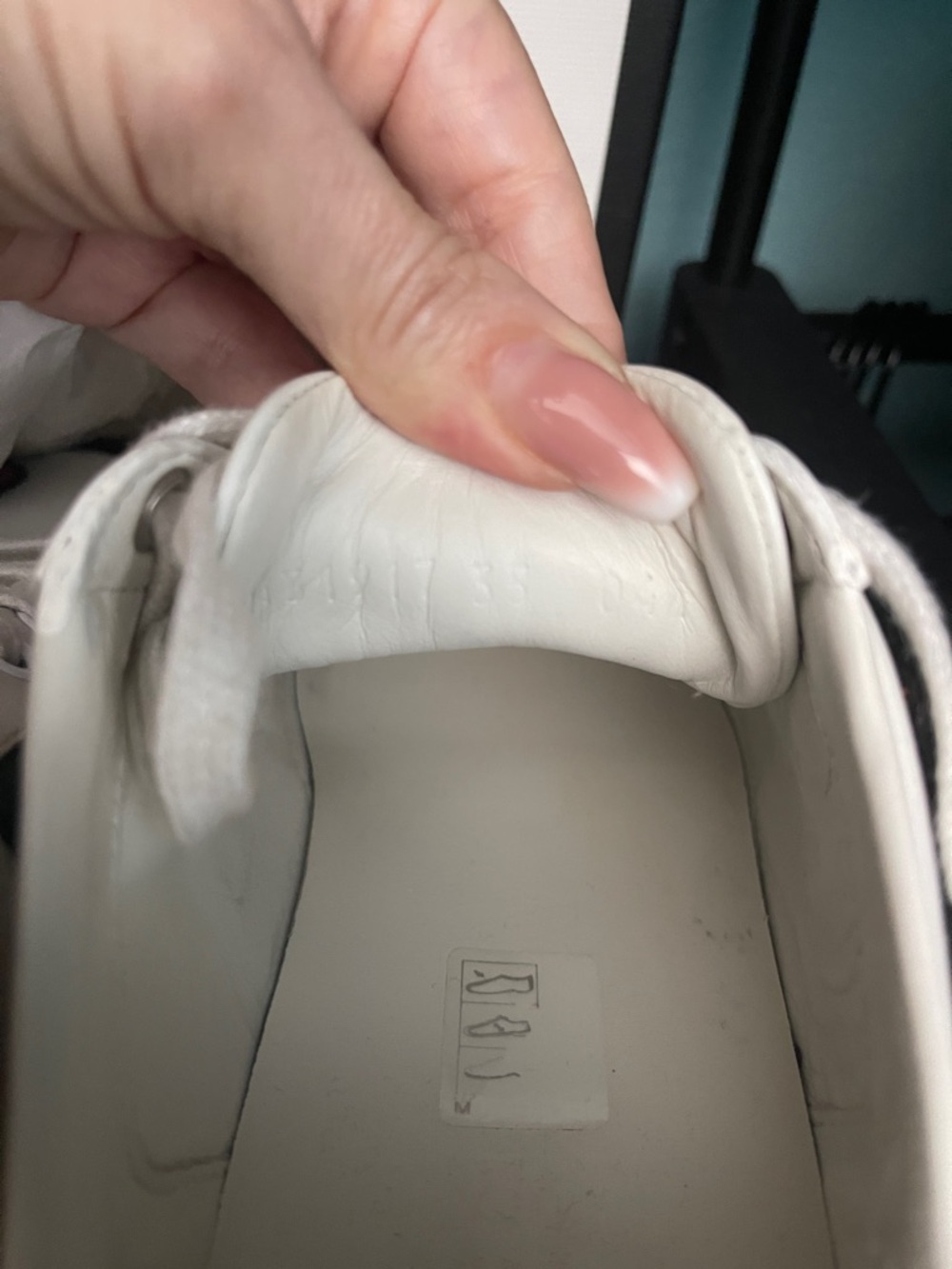 Gucci White Leather Floral Embroidered Low-Top Sneakers with Red & Green Web - Picture 5 of 7